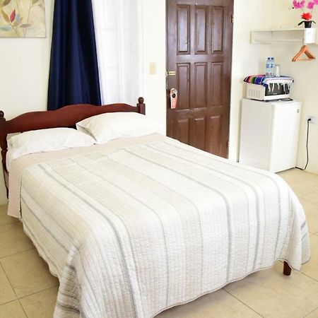 Bella Sombra Guest House Downtown Belize City Dış mekan fotoğraf